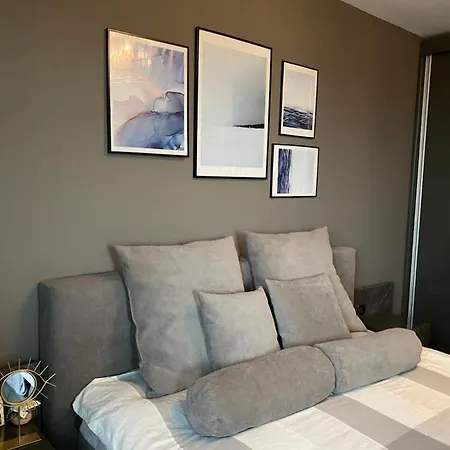Apartament *